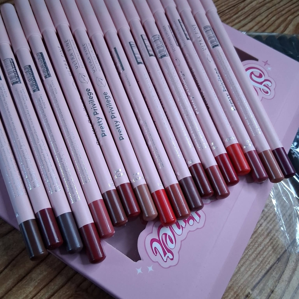 Pretty Privilege Lip Liner Set